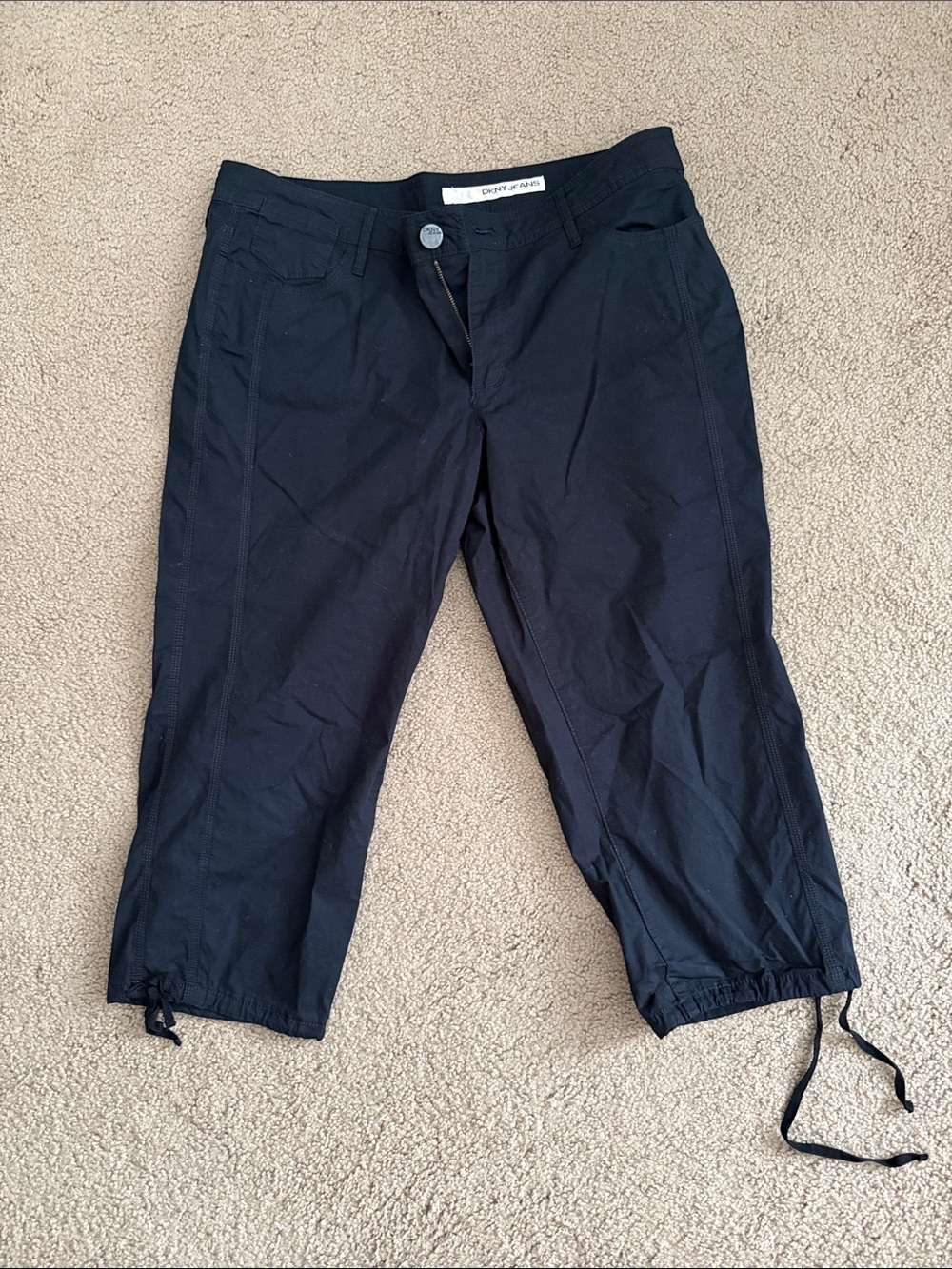 DKNY- Black Capri Pants pull-tie leg - 14